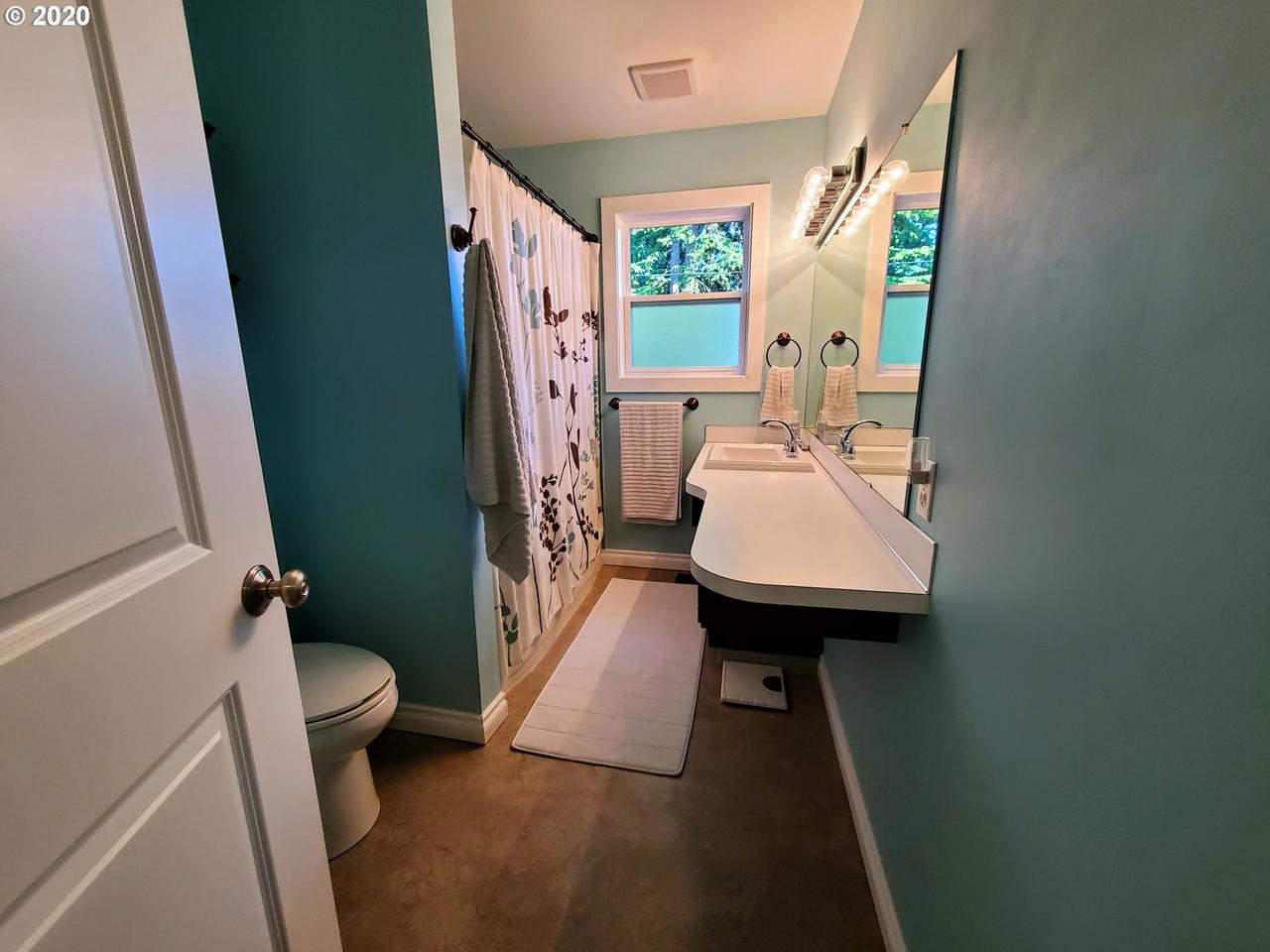 Profile photo 3 of 8