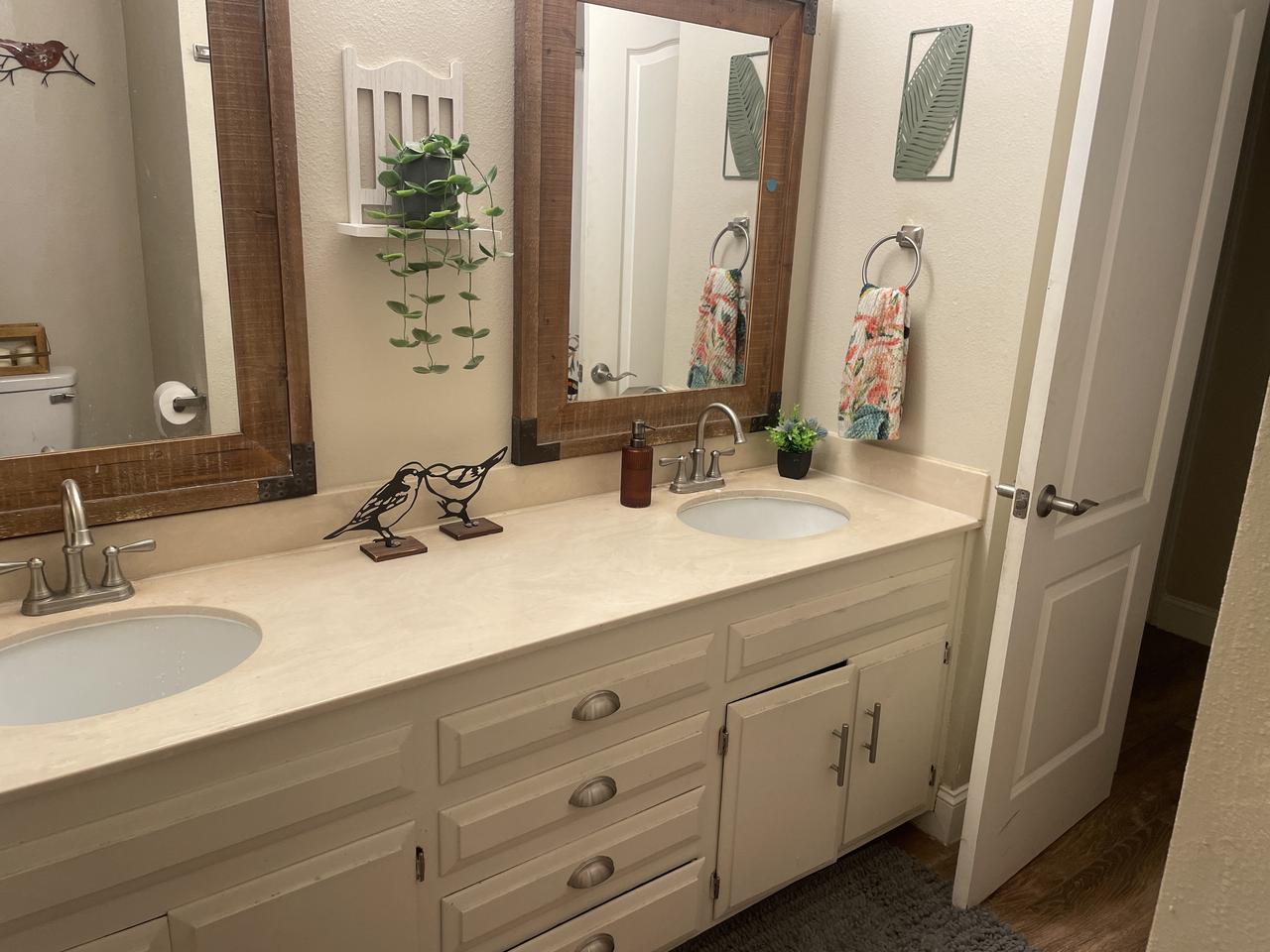 Profile photo 6 of 21