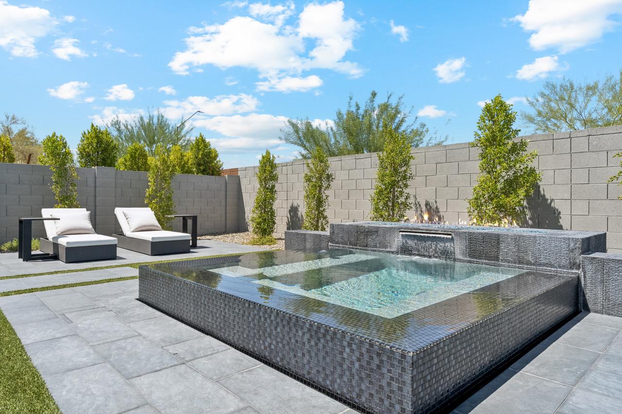 Profile photo 10 of 11