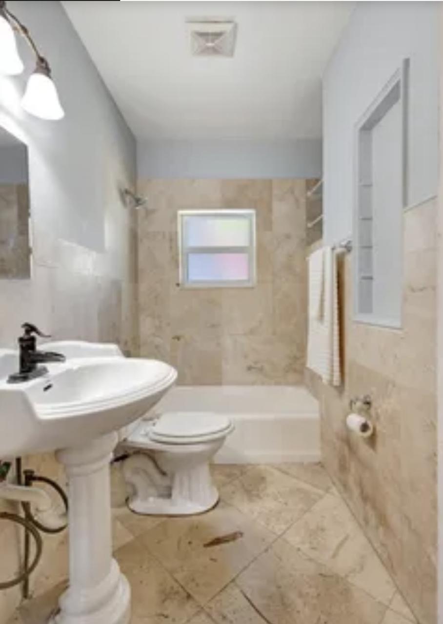 Profile photo 4 of 7