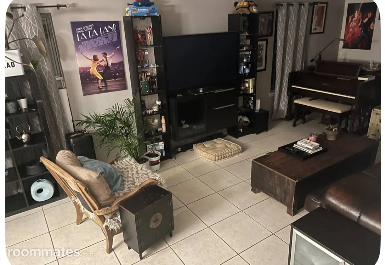 Profile photo 3 of 8