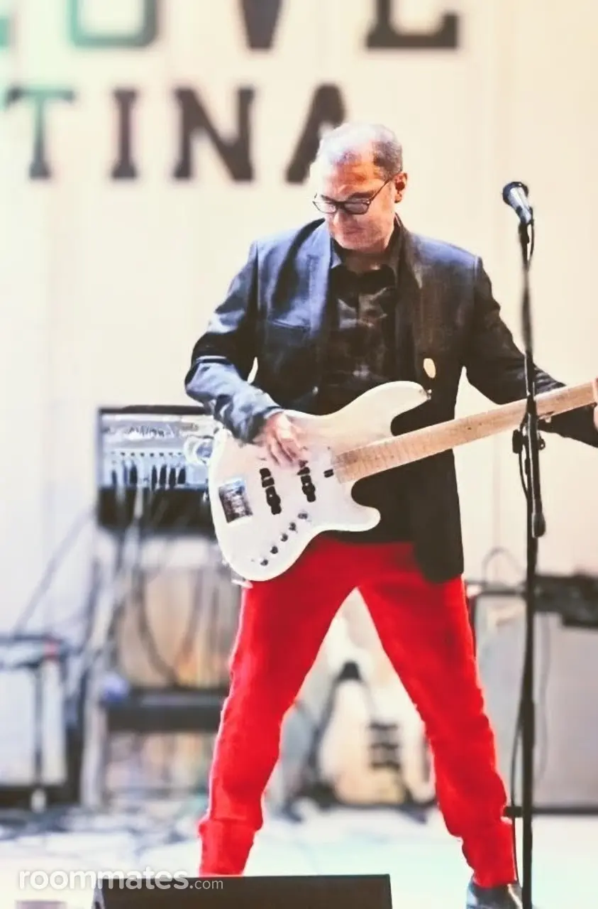 Profile photo 11 of 14