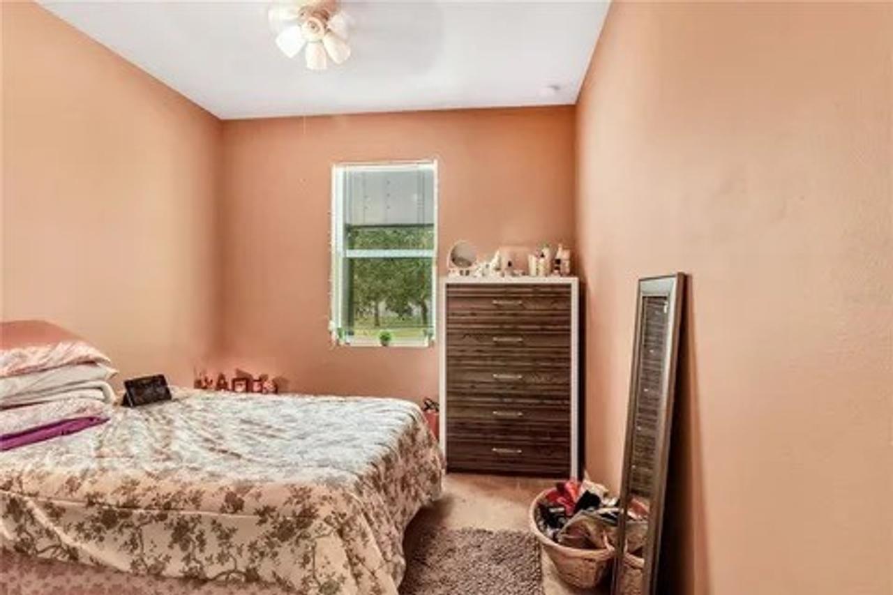 Profile photo 5 of 8