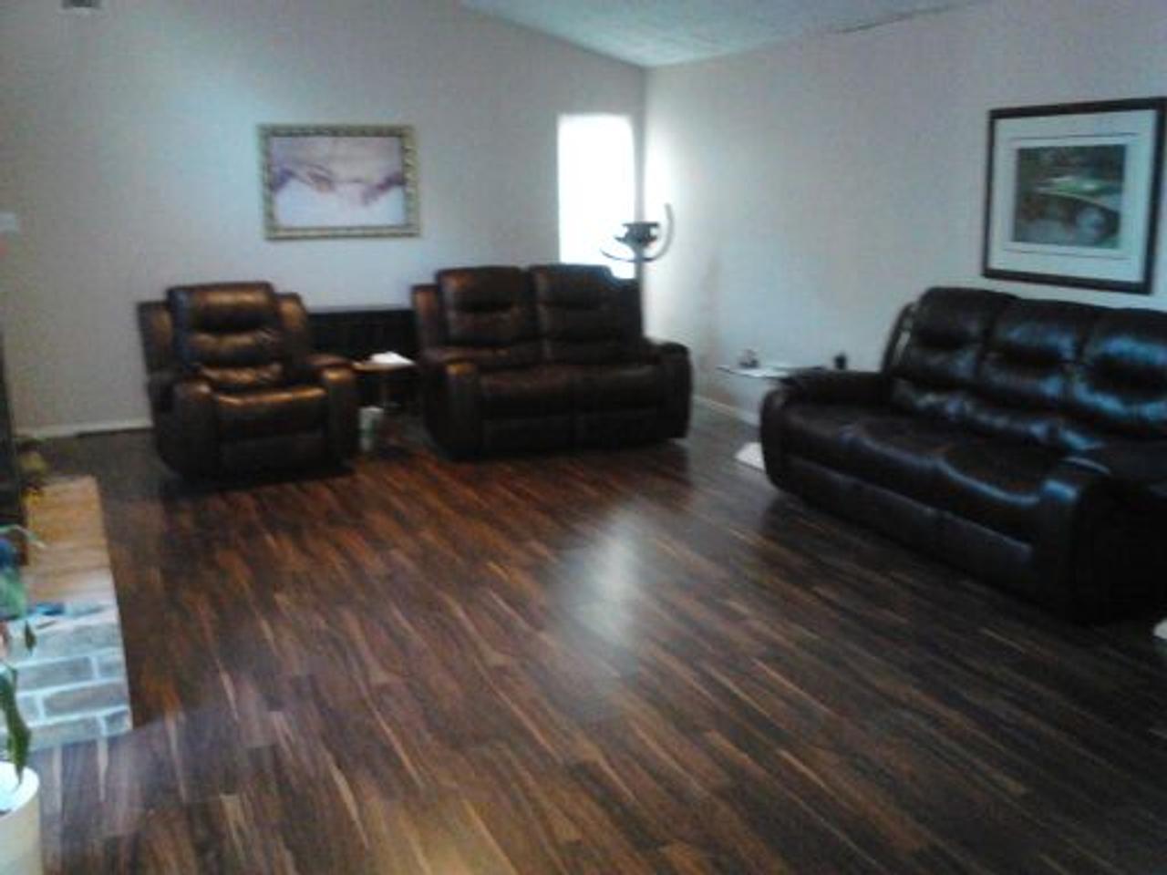 Profile photo 17 of 17