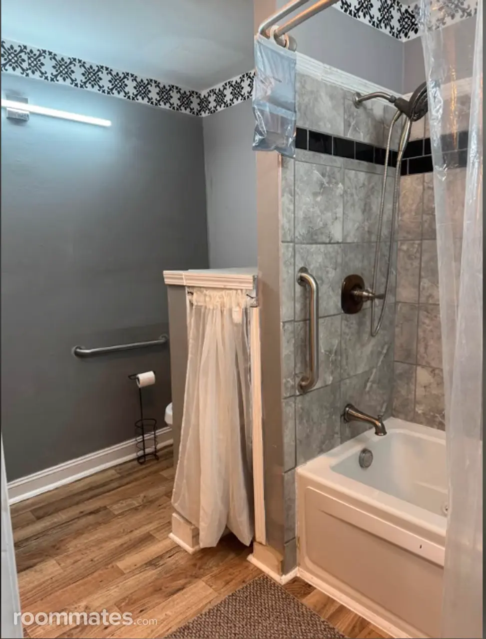 Profile photo 4 of 6