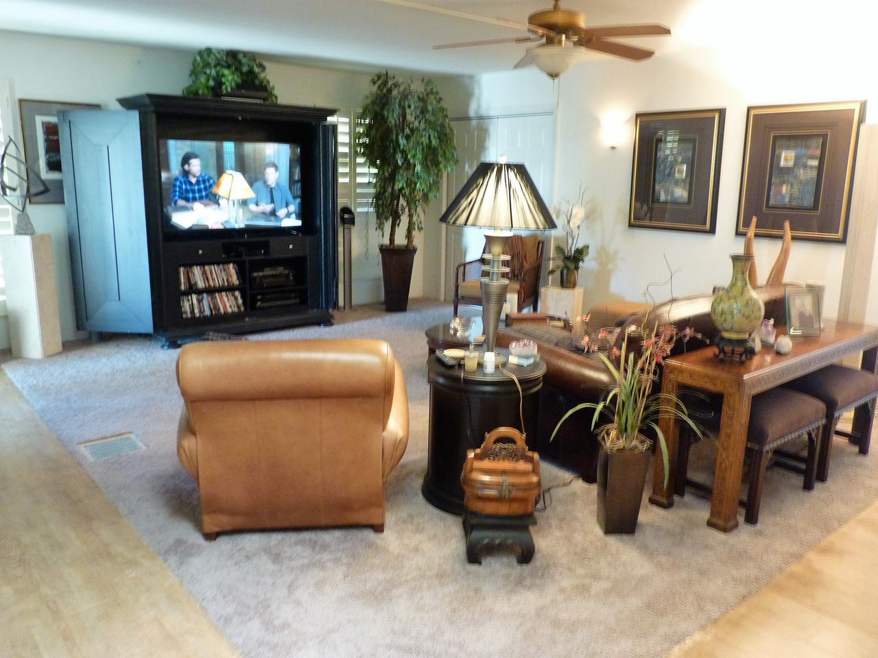 Profile photo 1 of 10