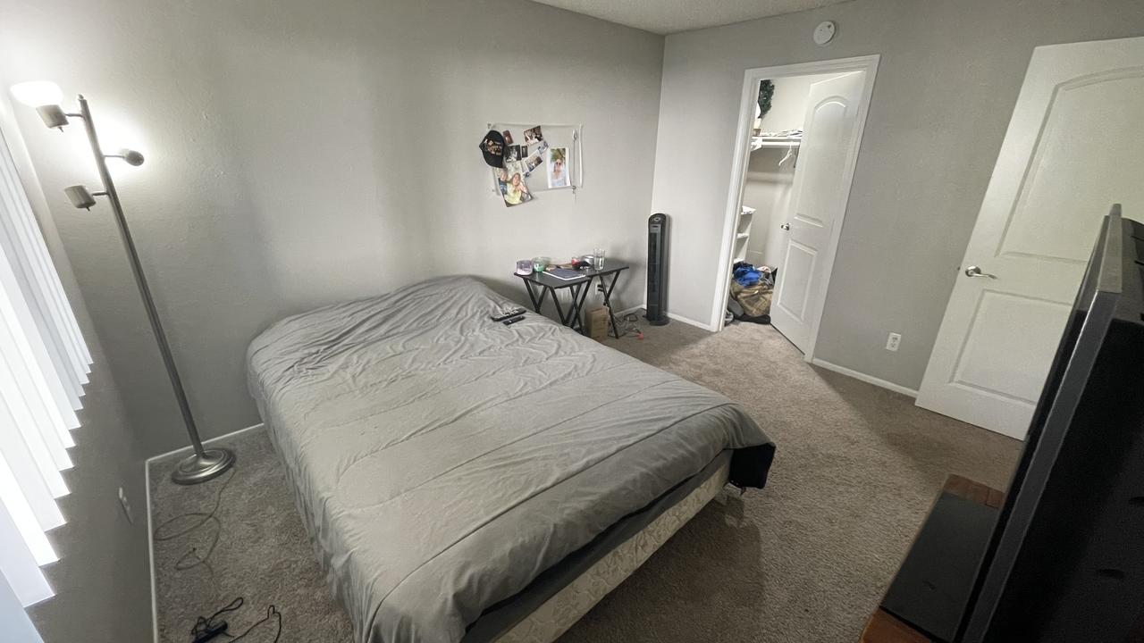 Profile photo 2 of 6