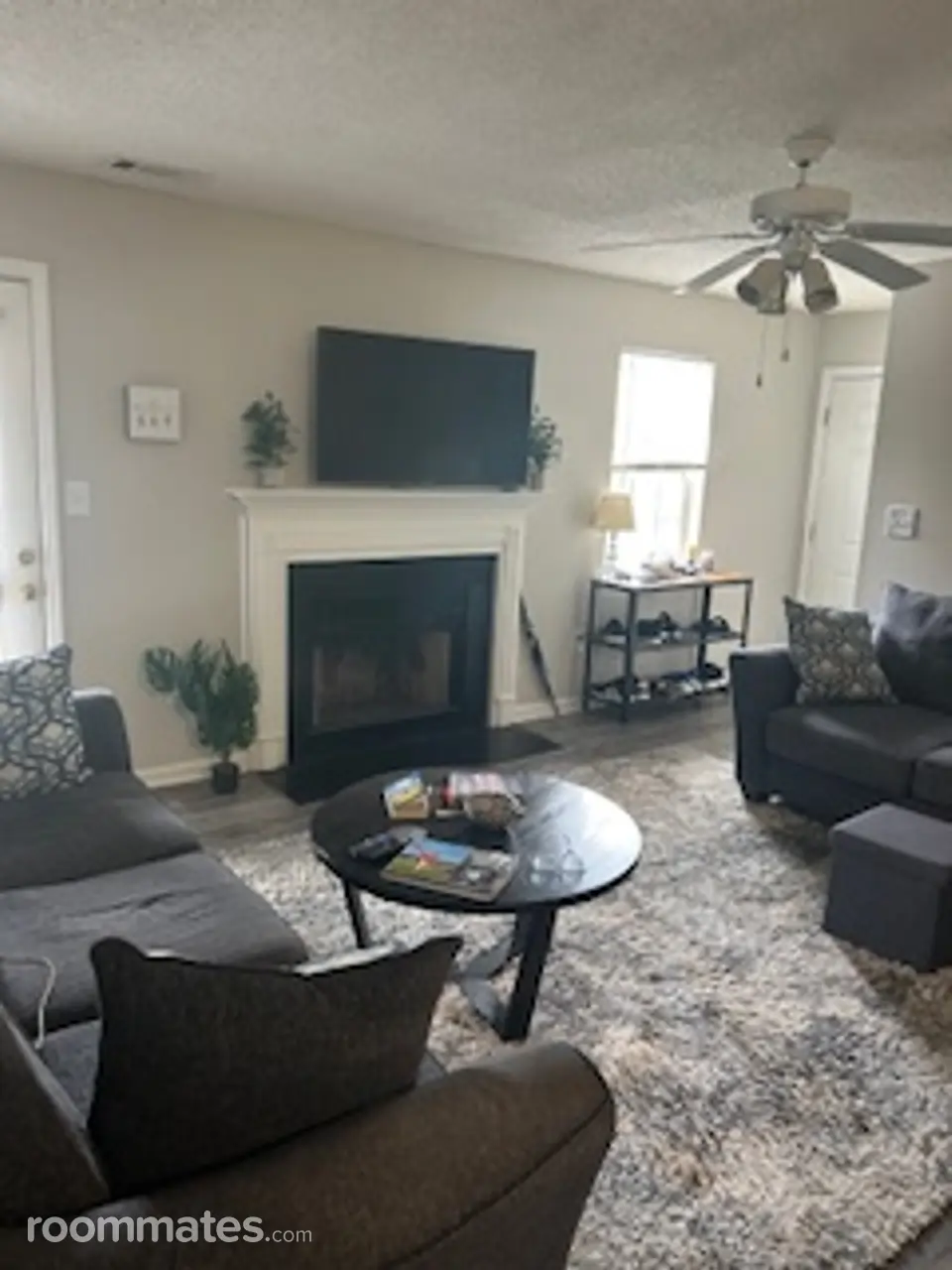 Profile photo 3 of 9