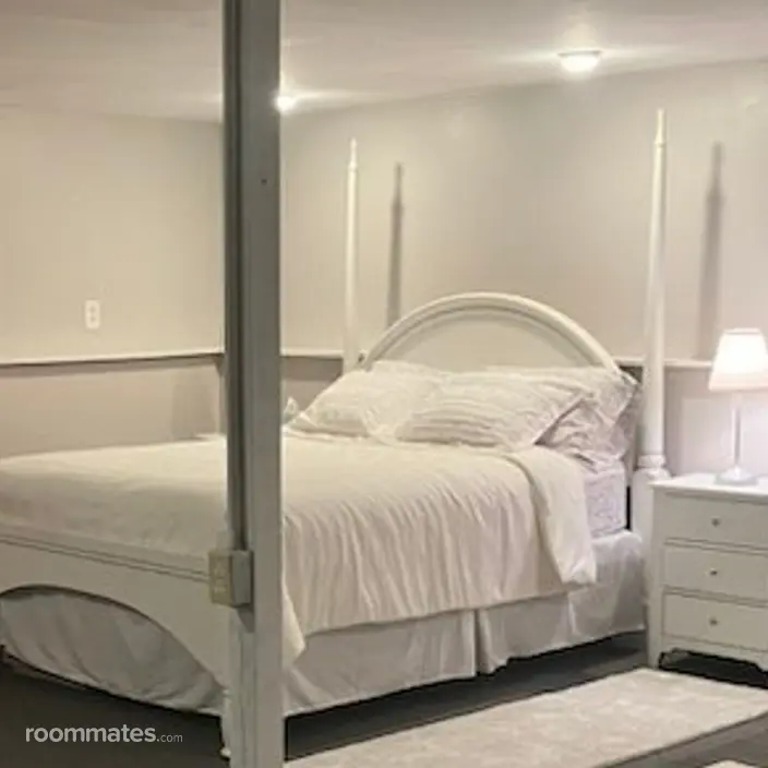 Room for rent in Danvers, MA $1300, house