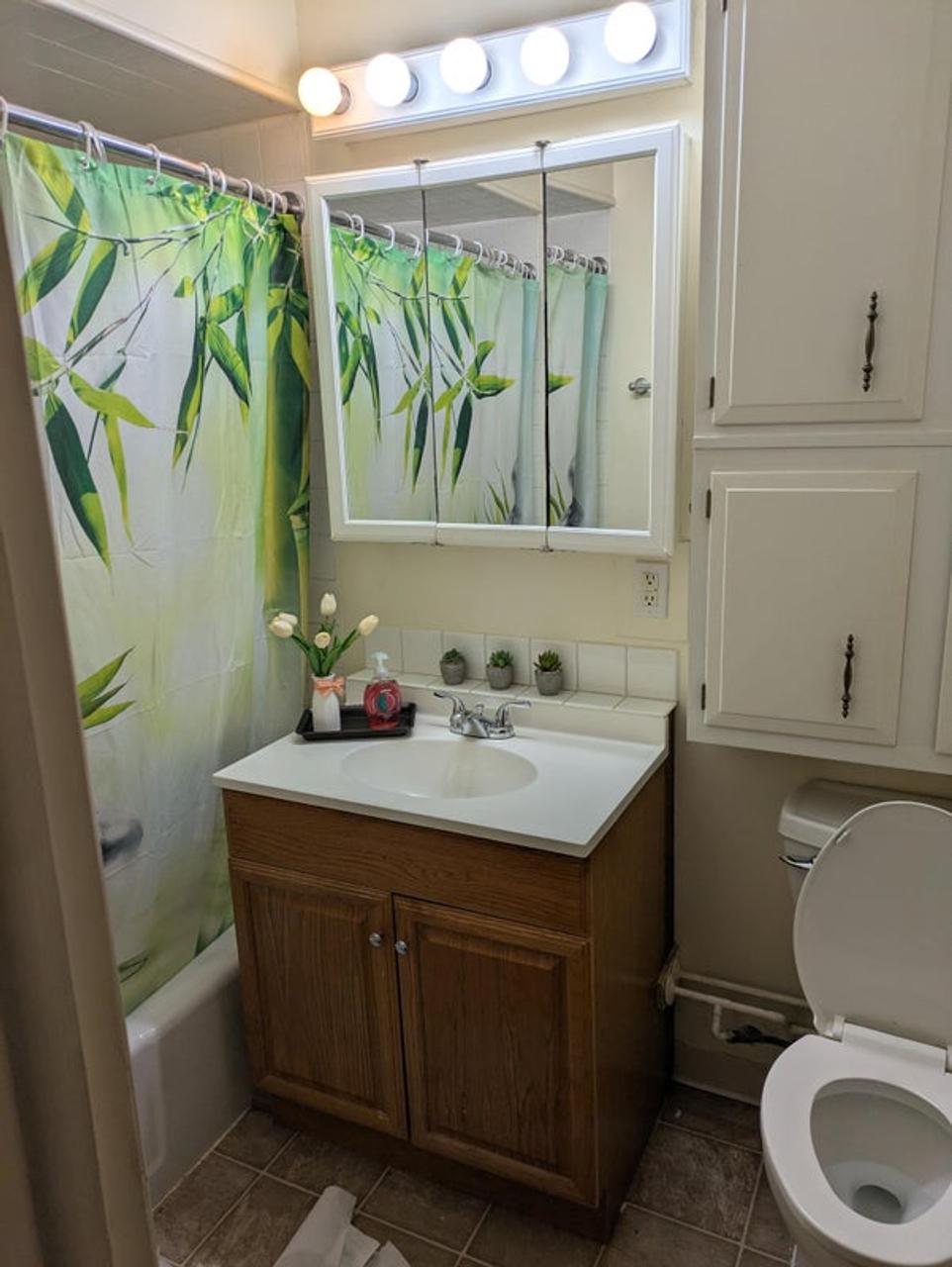 Profile photo 4 of 5