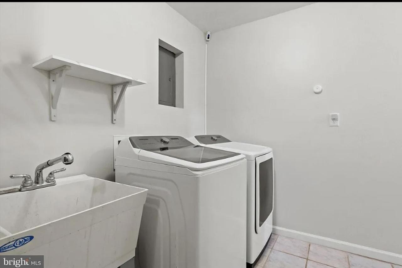 Profile photo 3 of 11