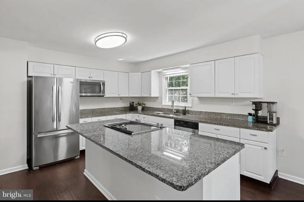 Profile photo 5 of 11