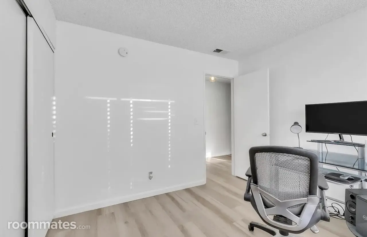 Profile photo 1 of 2