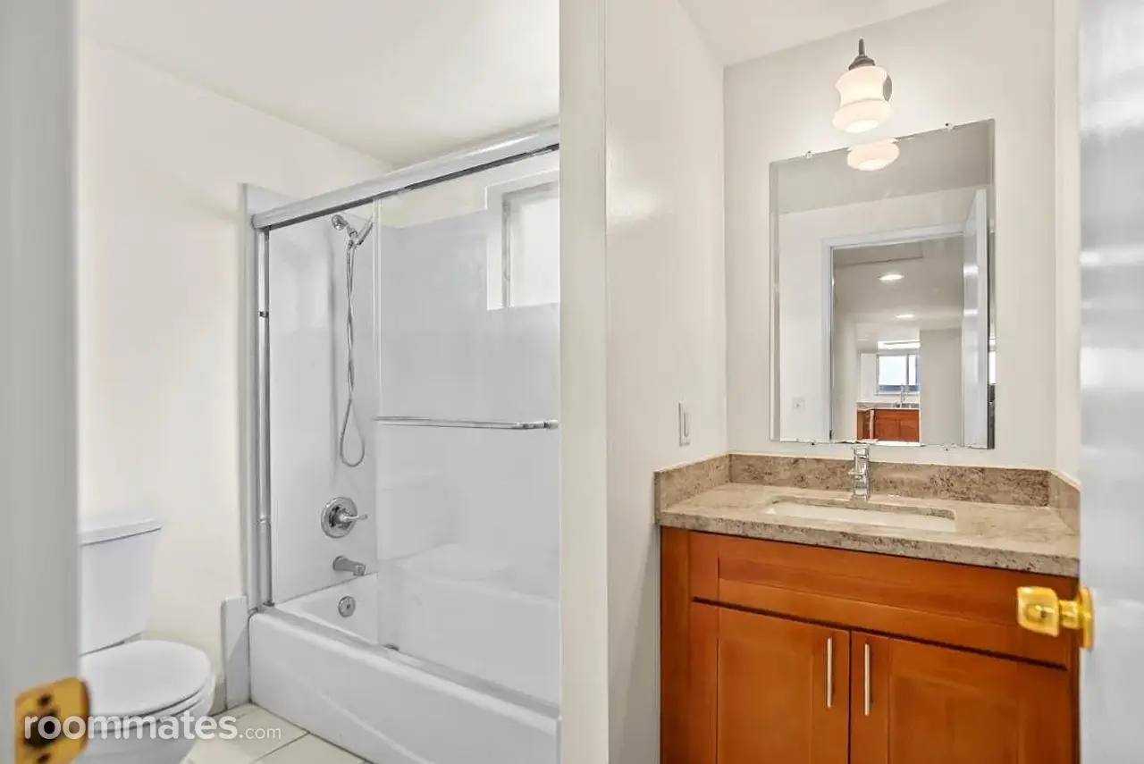 Profile photo 7 of 10