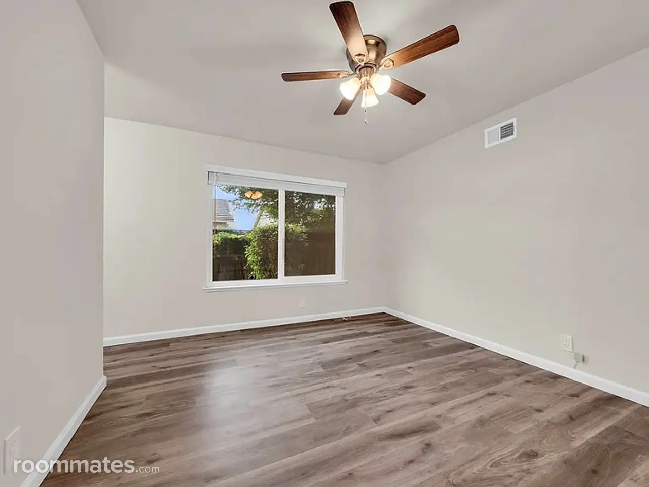 Profile photo 7 of 11