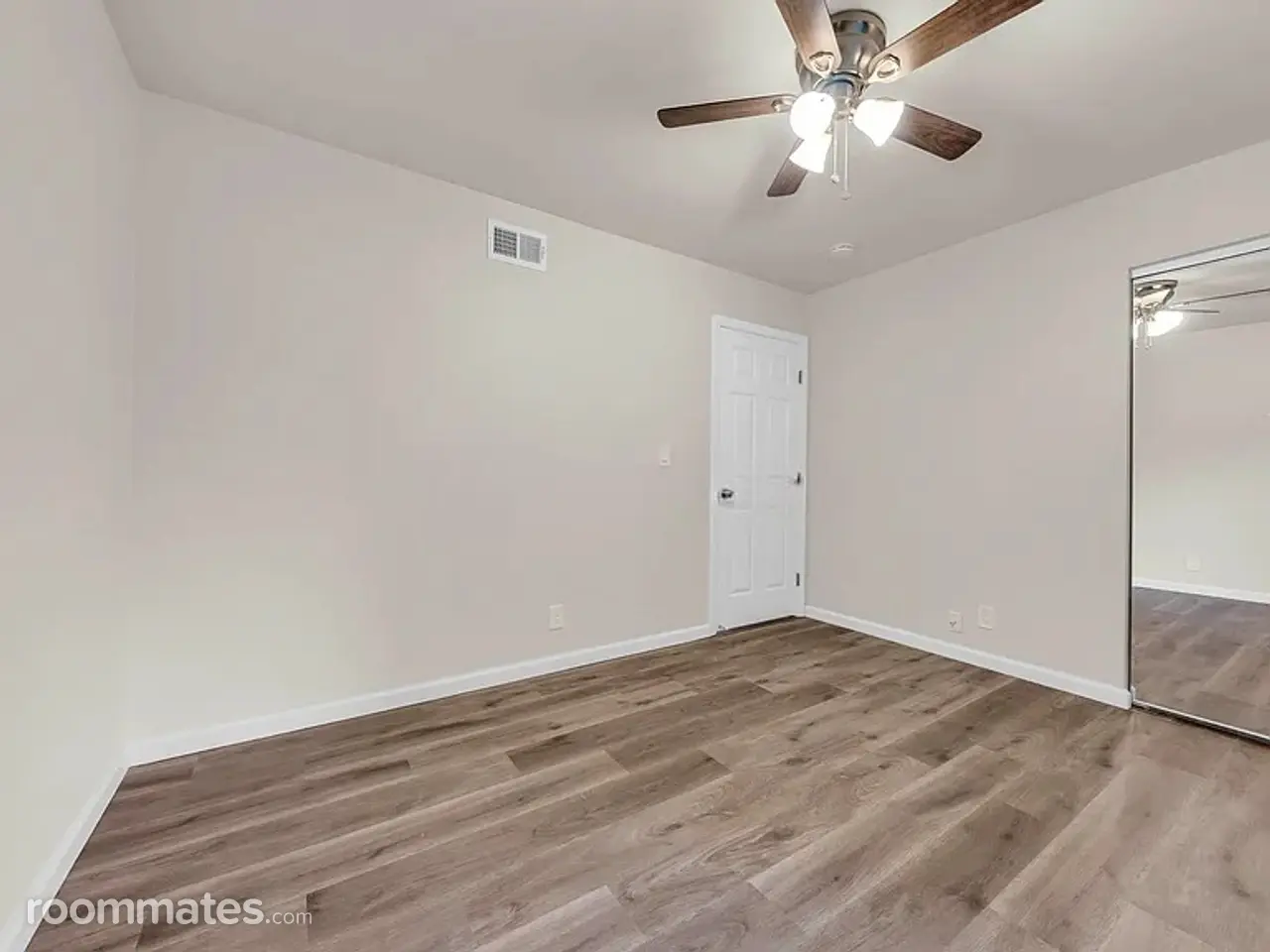 Profile photo 8 of 11