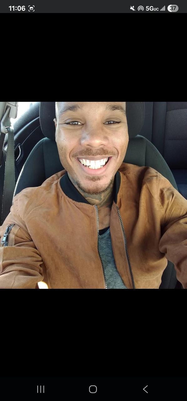 Profile photo 6 of 6