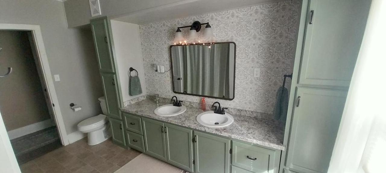 Profile photo 4 of 6