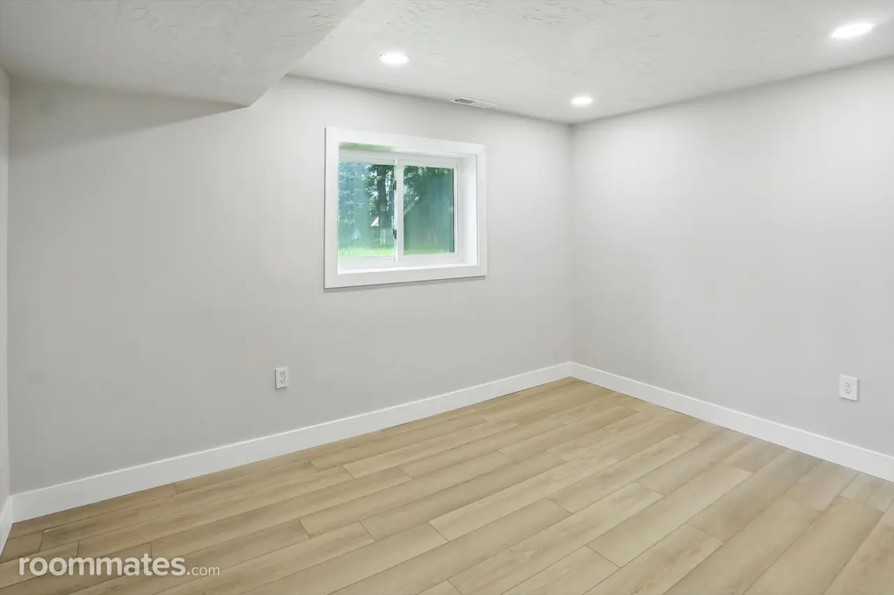 Profile photo 6 of 12