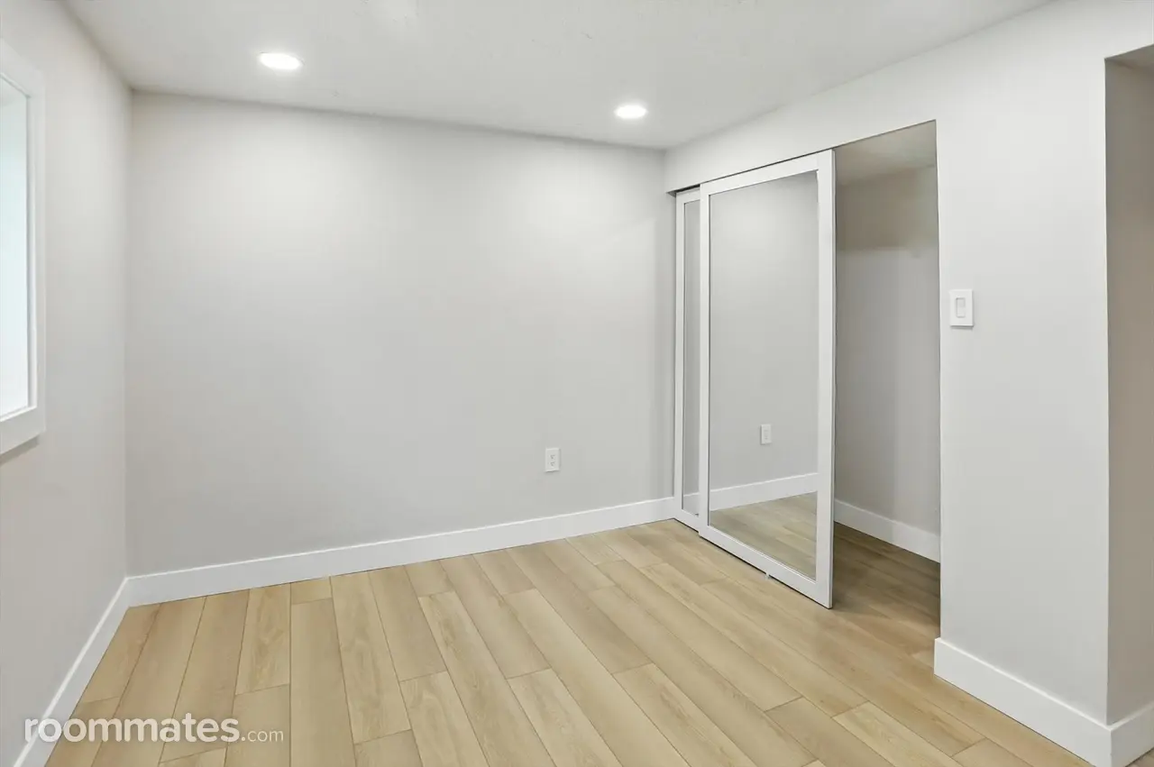 Profile photo 5 of 12