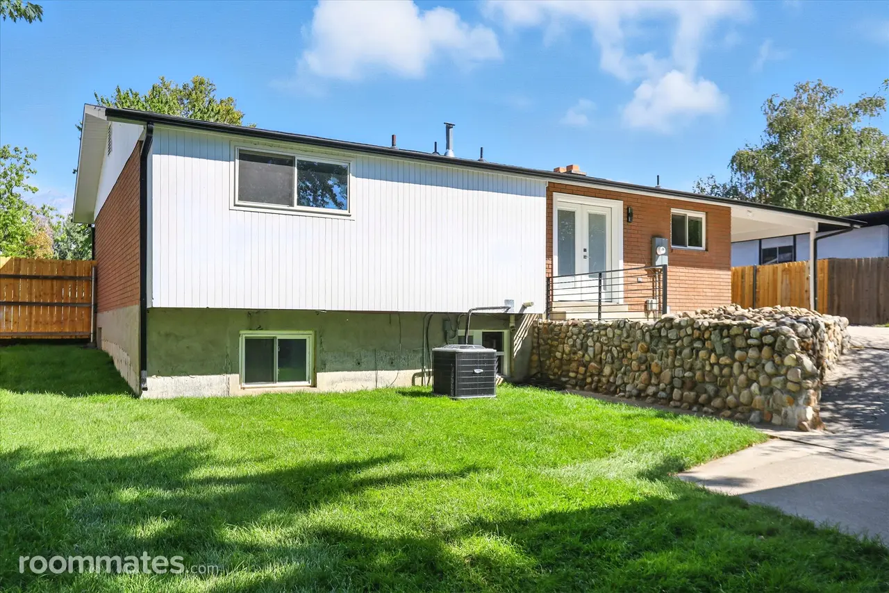 Profile photo 8 of 12