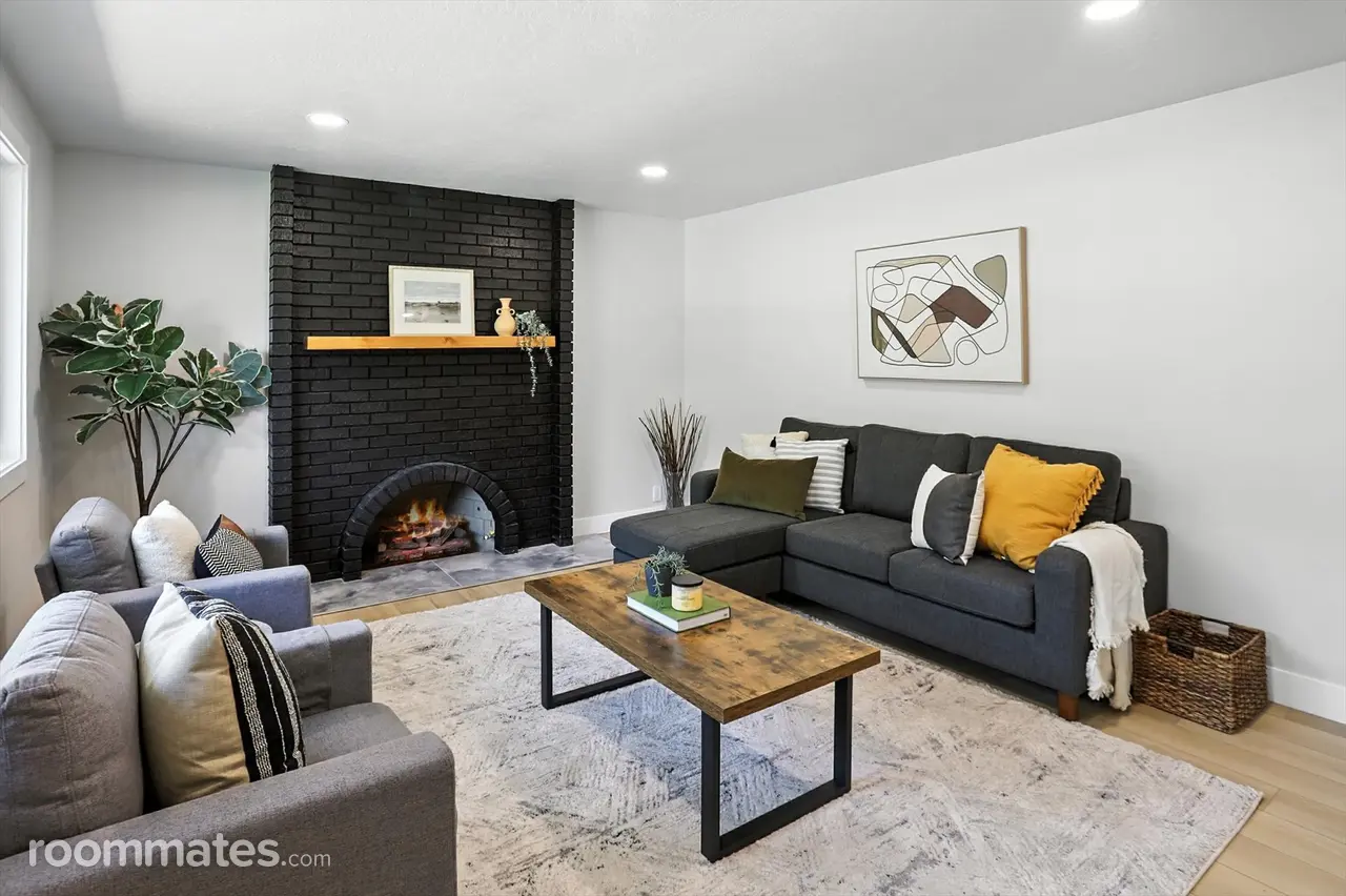 Profile photo 2 of 12