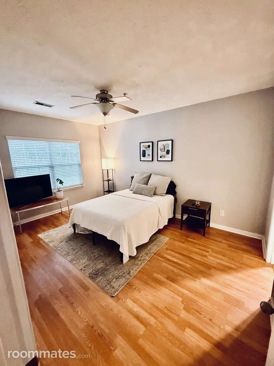 Profile photo 5 of 9