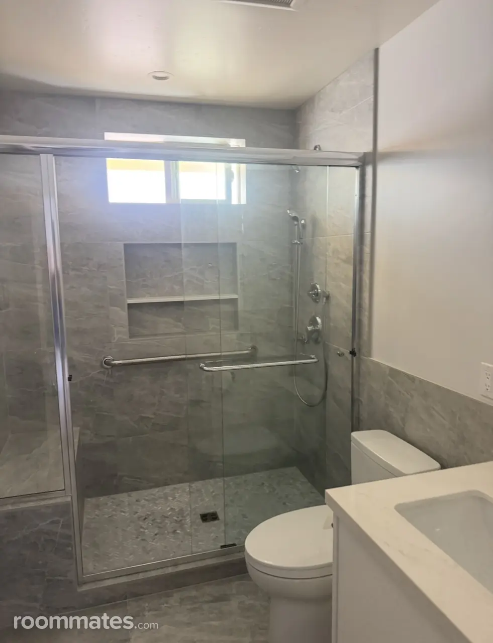 Profile photo 4 of 8