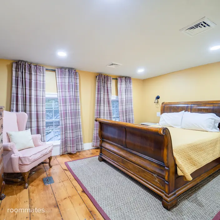 Room for rent in New Hampton, NY $1500, house