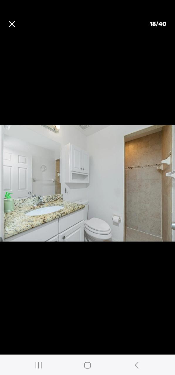 Profile photo 7 of 10