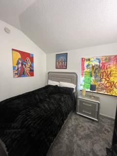 Room for rent in Newhall, CA $1500, condo