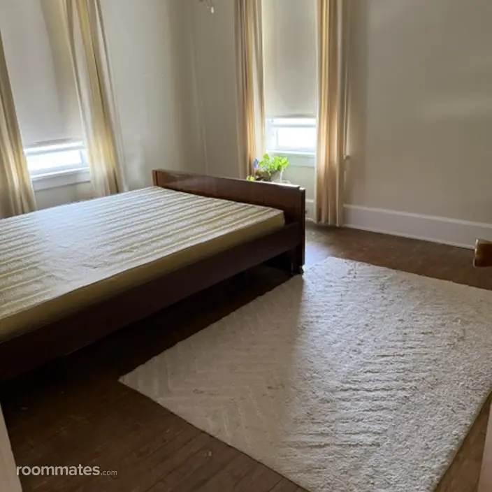 Room for rent in Cleveland, OH $700, house
