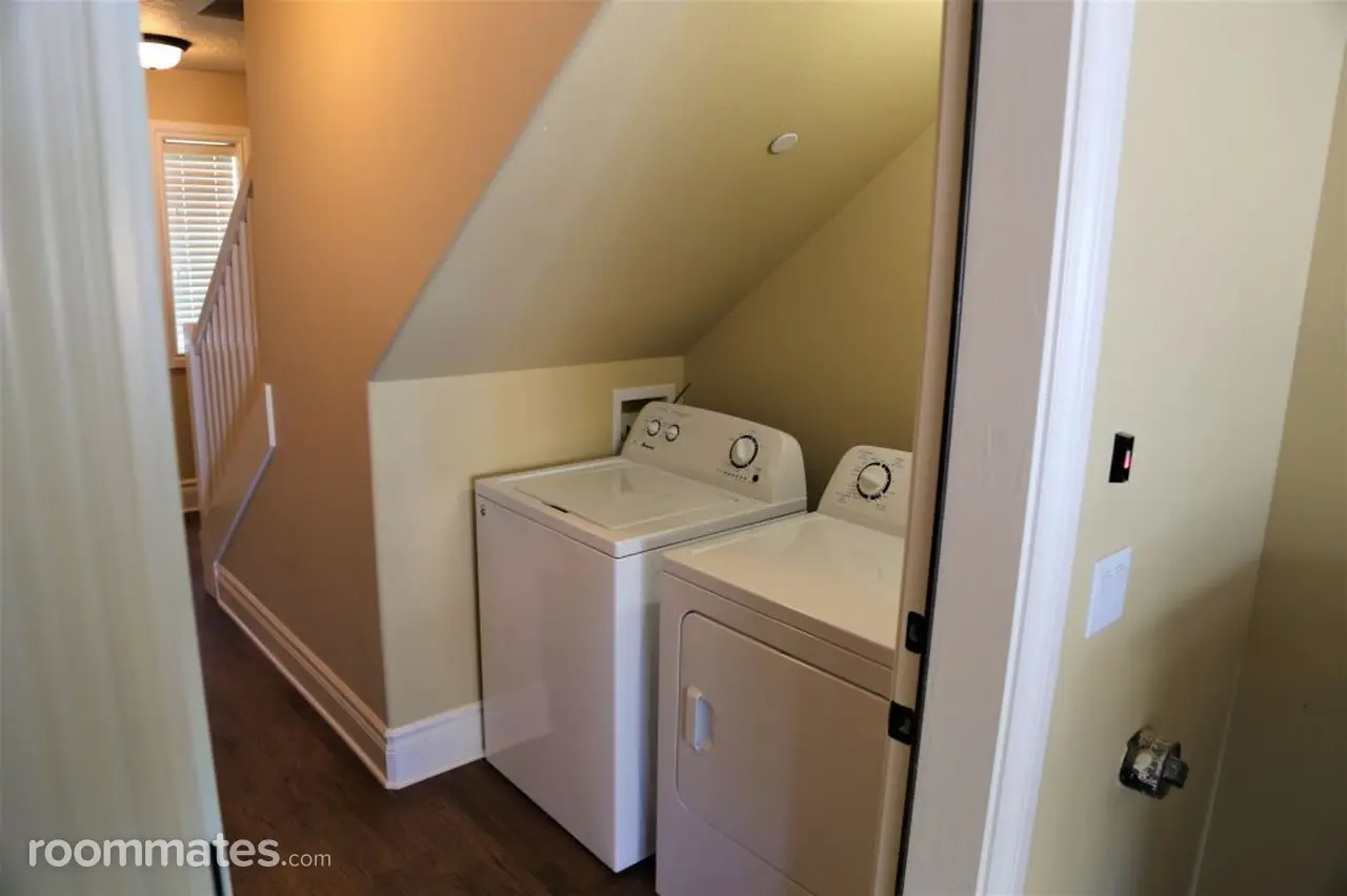 Profile photo 4 of 12