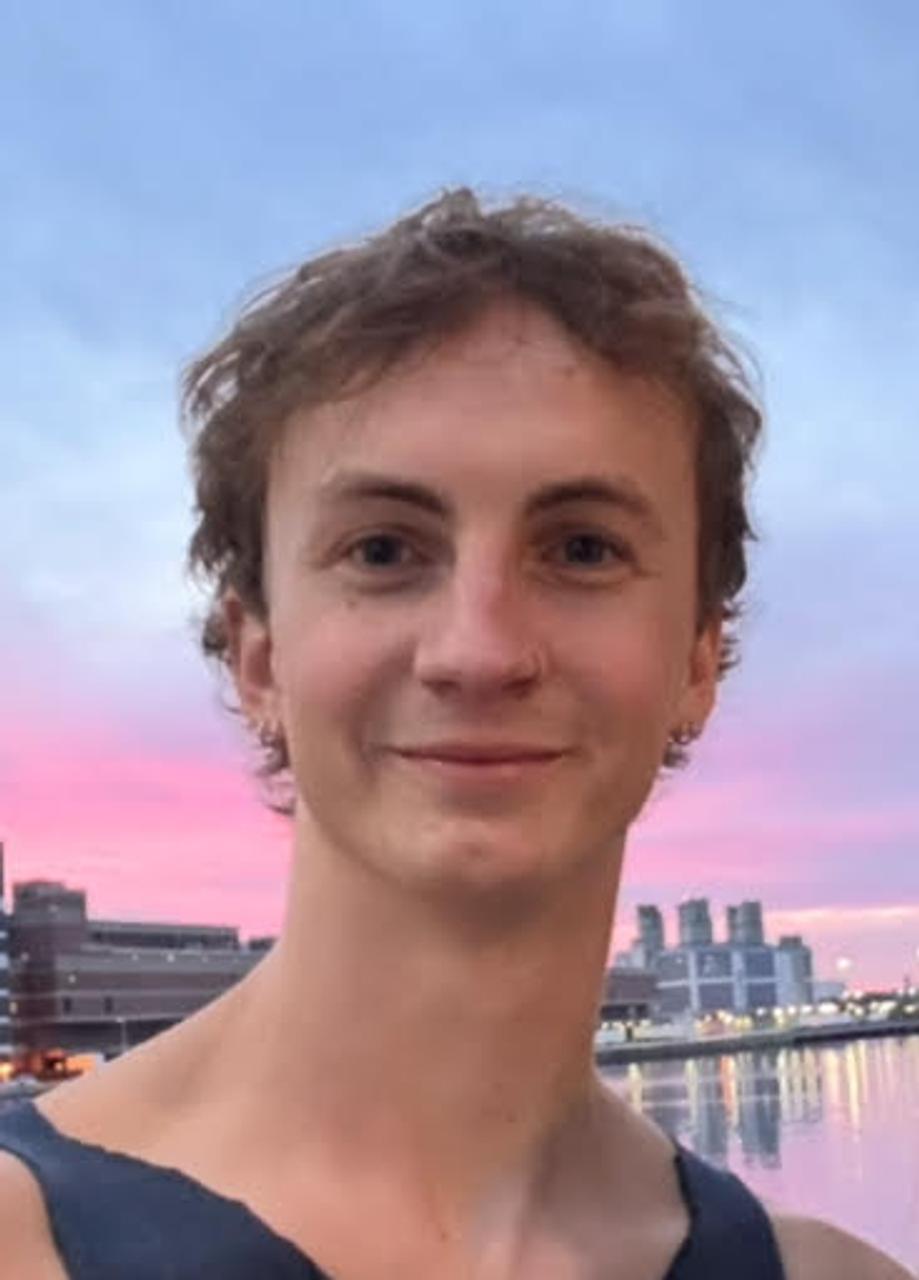 Profile photo 12 of 12