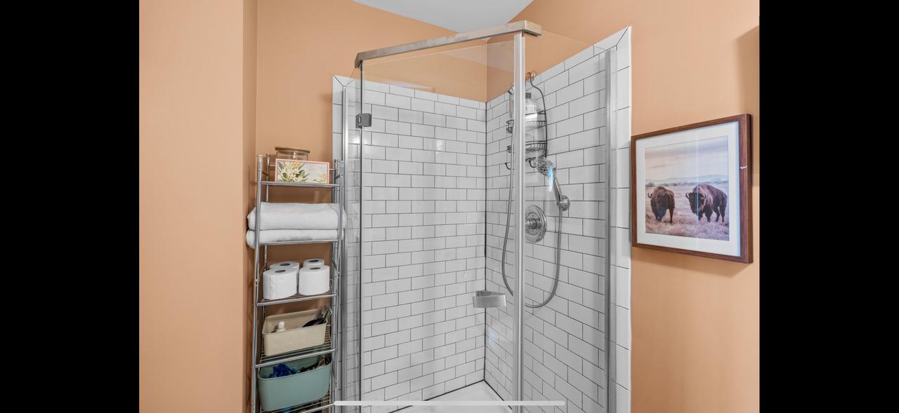 Profile photo 9 of 11