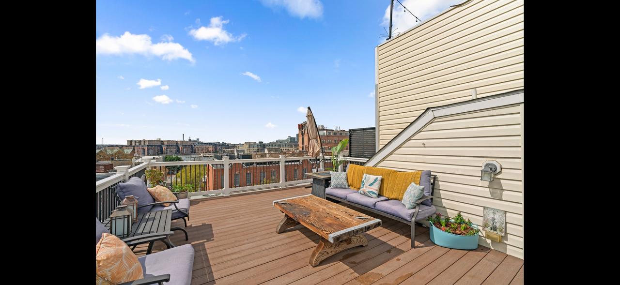 Profile photo 10 of 11