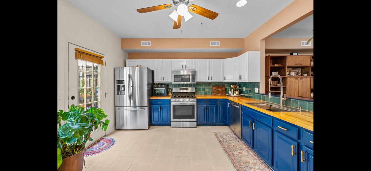 Profile photo 3 of 11