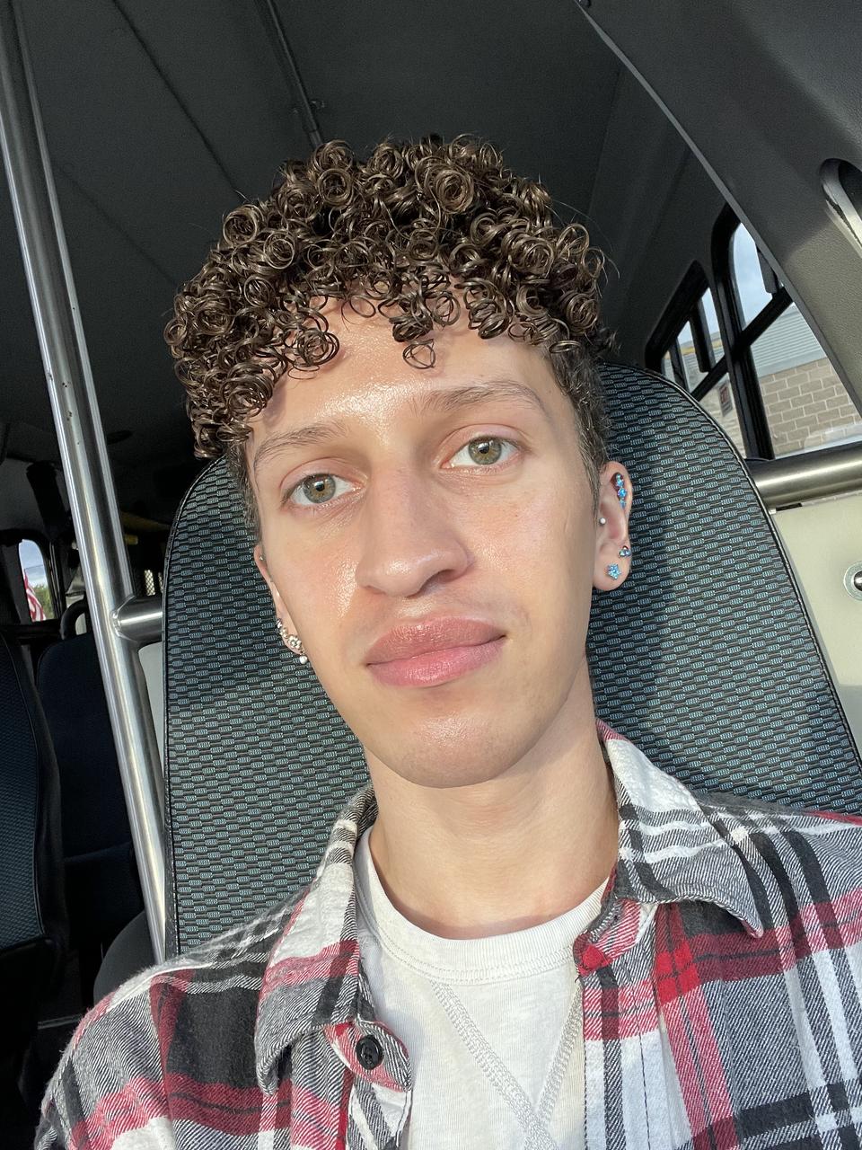 Profile photo 7 of 7