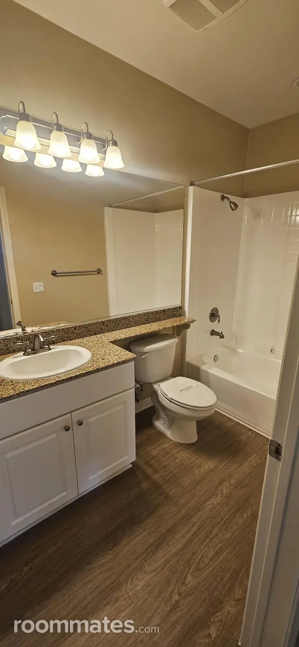 Profile photo 7 of 11