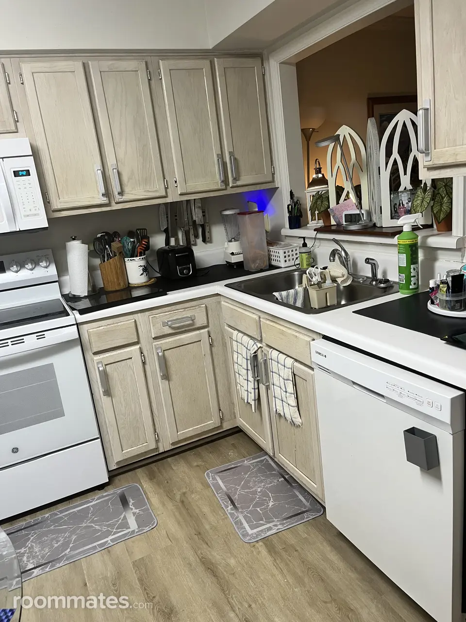 Profile photo 7 of 13