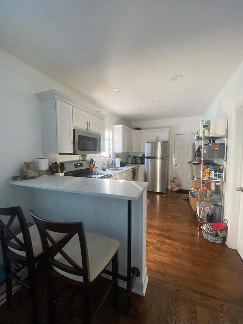 Profile photo 1 of 14