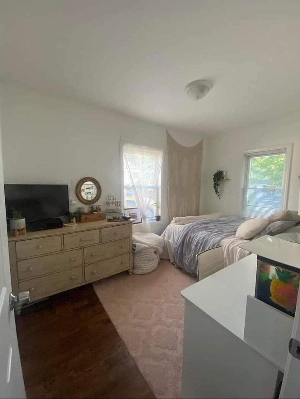 Profile photo 5 of 14