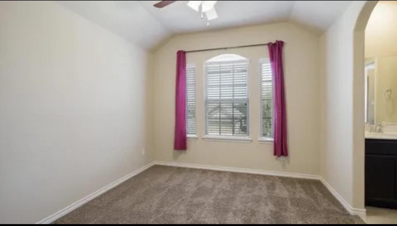 Profile photo 3 of 9