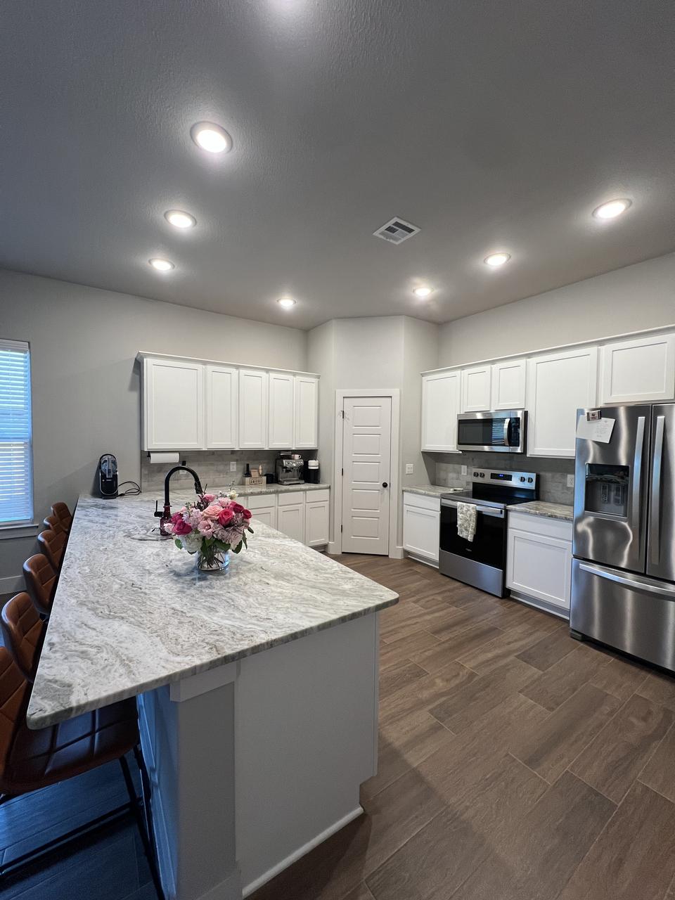 Profile photo 3 of 6