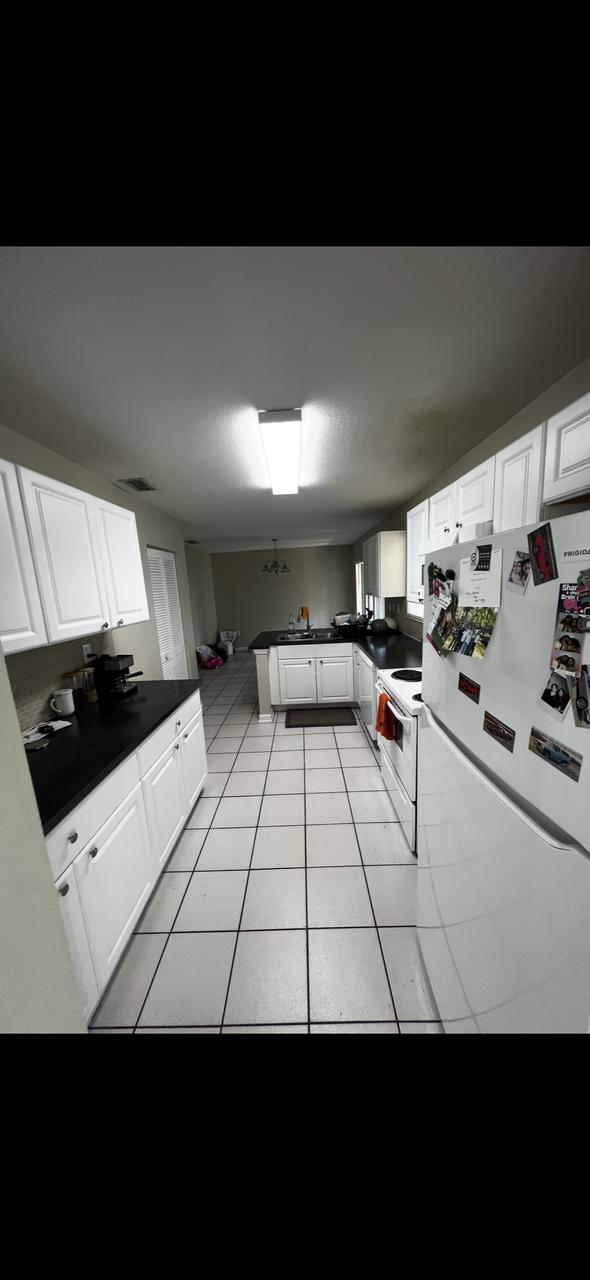 Profile photo 3 of 14