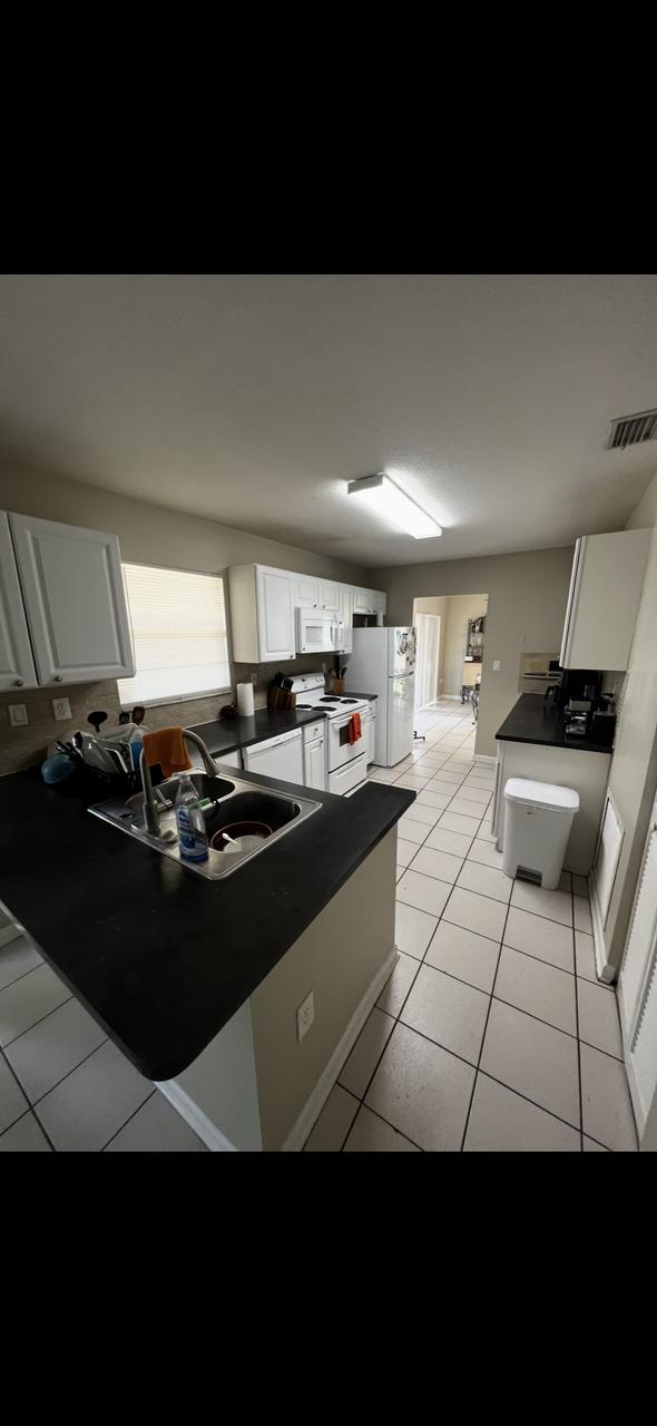 Profile photo 4 of 14