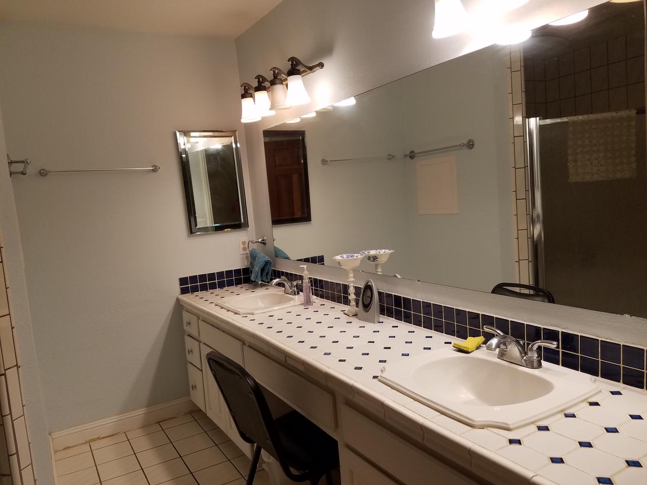 Profile photo 4 of 10