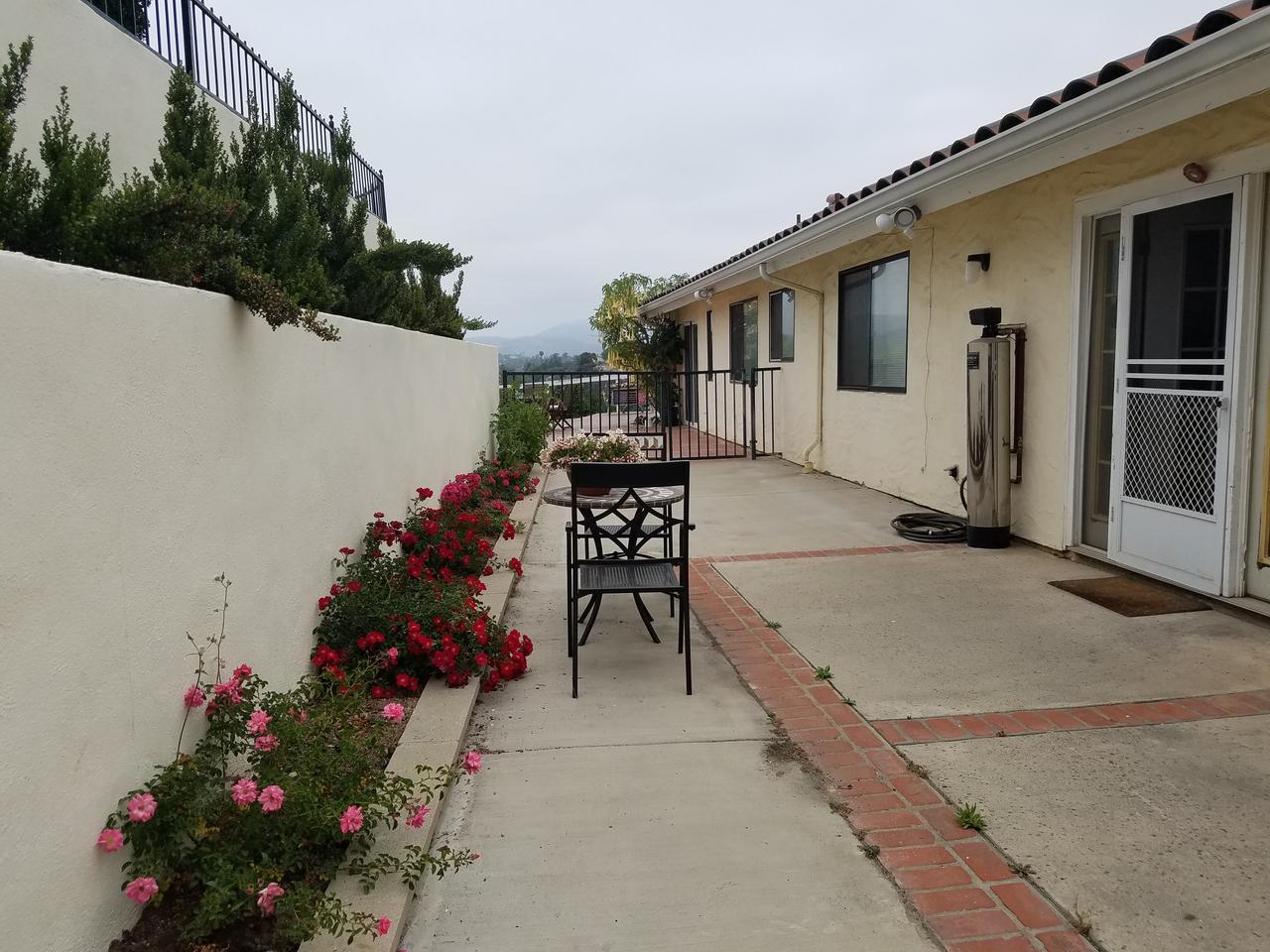 Profile photo 7 of 10