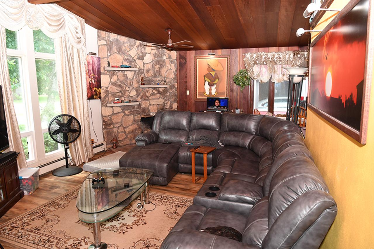 Profile photo 3 of 8