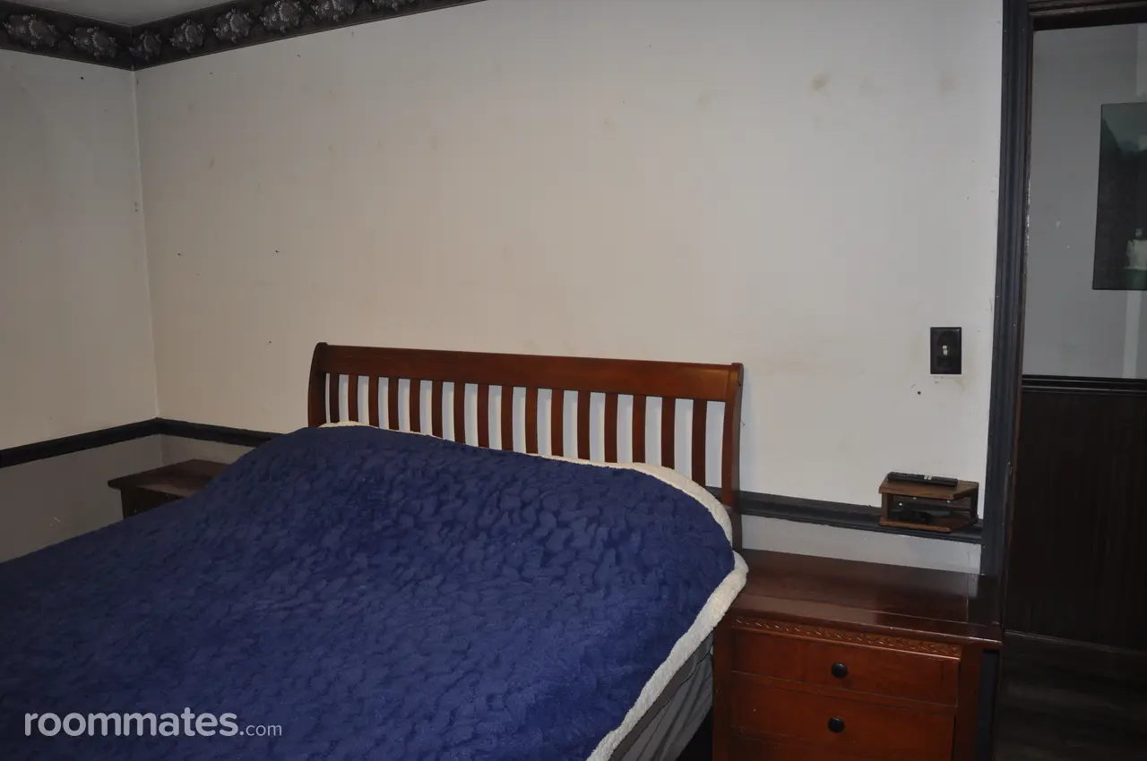 Profile photo 7 of 8